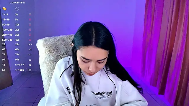 AmyOlimpo online show from 4, 10, 2025