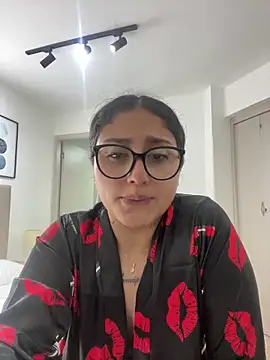 Snapshot of croftsmila chatting on 3, 6, 2026 croftsmila online show from 3, 6, 2026