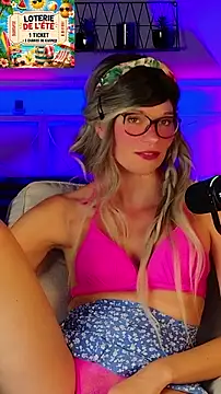 Kittychatte online show from 11, 7, 2026