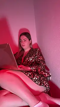 KissMissAngela online show from 17, 11, 2025