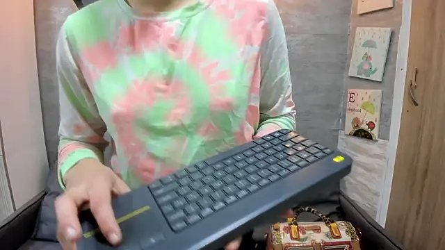 Mhelanny2 online show from 13, 4, 2026