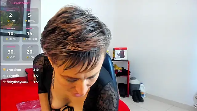 Snapshot of yasmin_goldenst chatting on 15, 3, 2025 yasmin goldenst online show from 15, 3, 2025