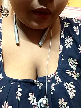 Sophiaboudi online show from 2, 2, 2025