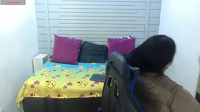 evelin zaens online show from 9, 2, 2025