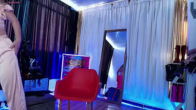 LatexDevil Blondie online show from 24, 2, 2025