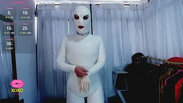 Snapshot of LatexDevil_Blondie chatting on 26, 3, 2026 LatexDevil Blondie online show from 26, 3, 2026