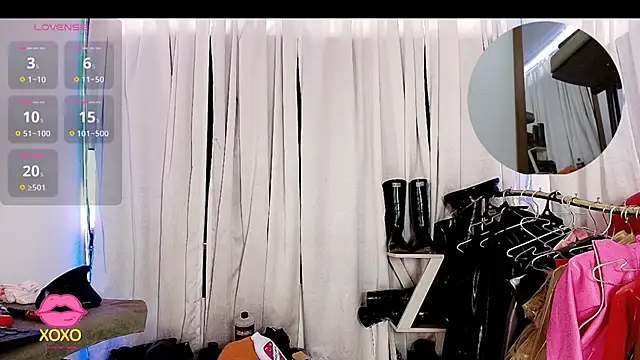 Snapshot of LatexDevil_Blondie chatting on 23, 4, 2026 LatexDevil Blondie online show from 23, 4, 2026