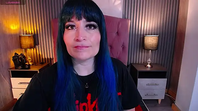 Snapshot of alicia_moom chatting on 1, 5, 2026 alicia moom online show from 1, 5, 2026