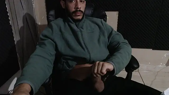 MachoScorpionCaralho online show from 21, 4, 2026