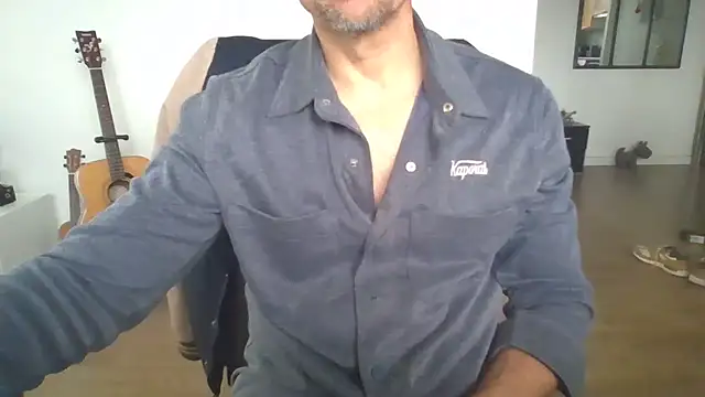 Snapshot of jouet75 chatting on 5, 5, 2026 jouet75 online show from 5, 5, 2026