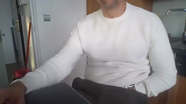 Snapshot of jouet75 chatting on 15, 5, 2026 jouet75 online show from 15, 5, 2026