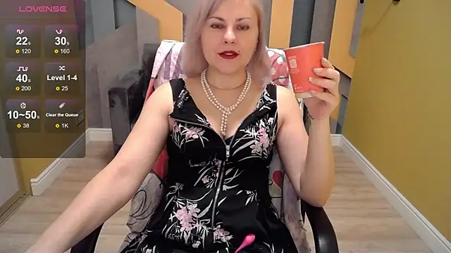 Candy Long online show from 2, 1, 2025