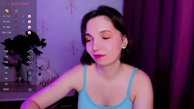 KindHazelHere  online show from 23, 11, 2025