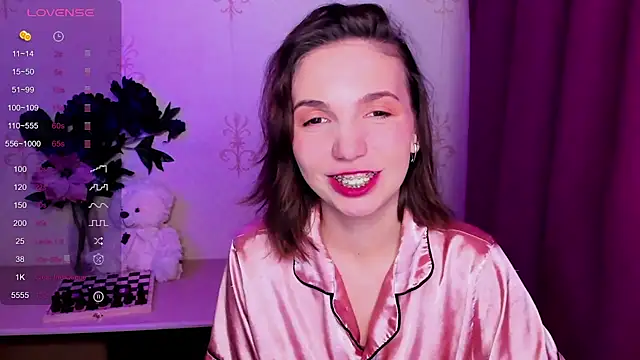 KindHazelHere  online show from 19, 3, 2026