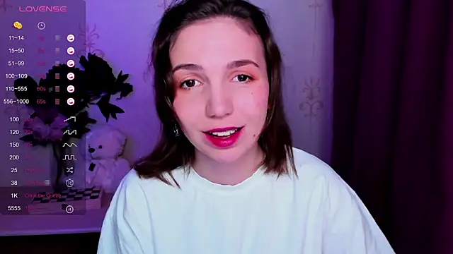 KindHazelHere  online show from 7, 4, 2026