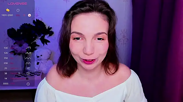 KindHazelHere  online show from 11, 4, 2026