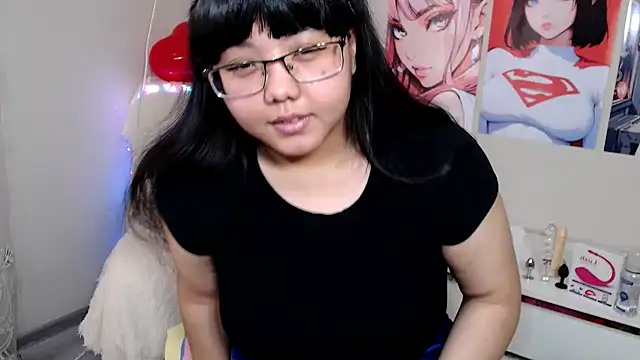 Snapshot of Moertomlly chatting on 11, 3, 2025 Moertomlly online show from 11, 3, 2025