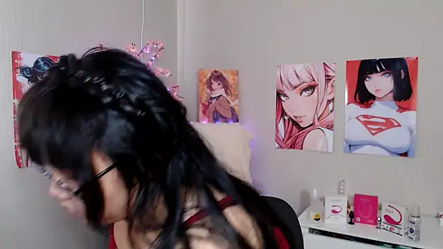 Snapshot of Moertomlly chatting on 12, 9, 2025 Moertomlly online show from 12, 9, 2025