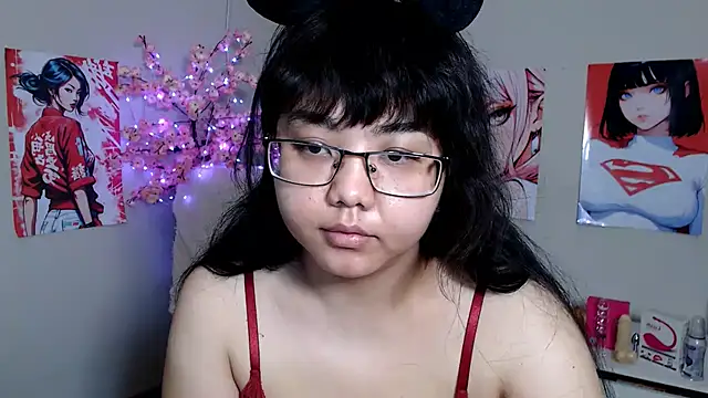 Snapshot of Moertomlly chatting on 4, 11, 2025 Moertomlly online show from 4, 11, 2025