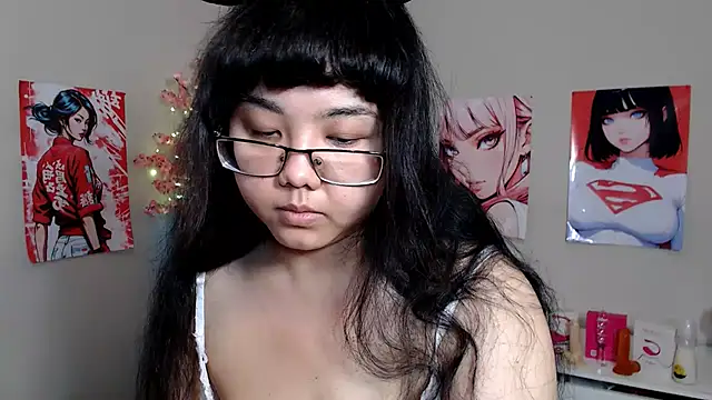 Snapshot of Moertomlly chatting on 13, 11, 2025 Moertomlly online show from 13, 11, 2025