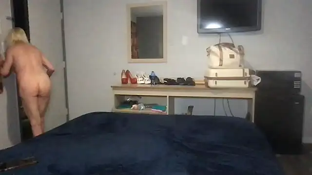 TiffaneyLove online show from 18, 2, 2026