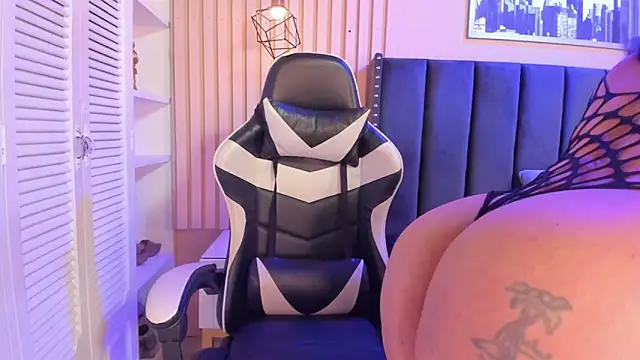 Snapshot of ashlye_miller_ chatting on 11, 2, 2026 ashlye miller online show from 11, 2, 2026