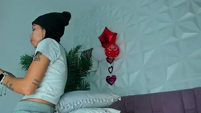 Hellen Sky online show from 17, 2, 2026