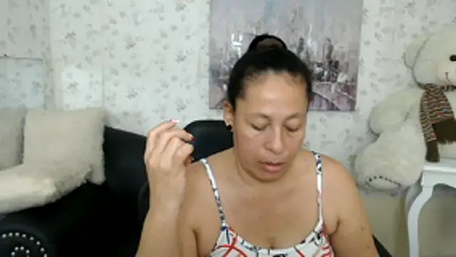 mature martina online show from 31, 5, 2026