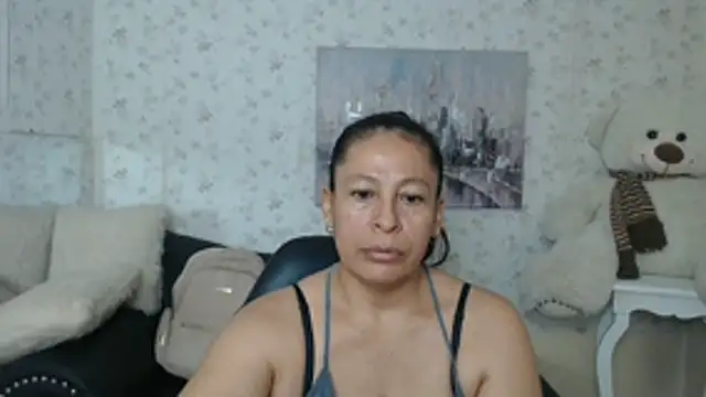 Snapshot of mature_martina chatting on 4, 6, 2026 mature martina online show from 4, 6, 2026