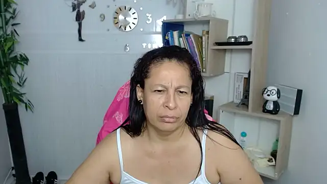 Snapshot of mature_martina chatting on 9, 7, 2026 mature martina online show from 9, 7, 2026