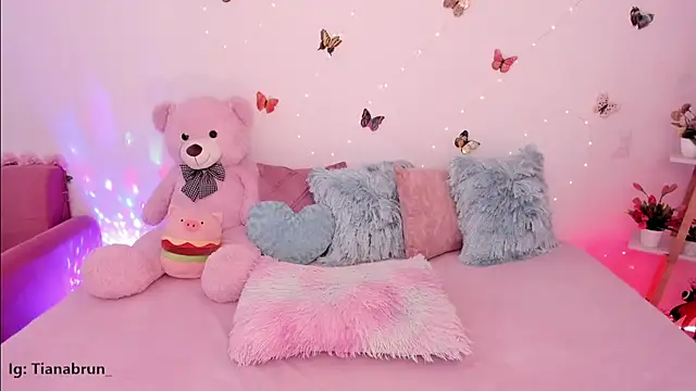 Zara uwu  online show from 22, 11, 2025