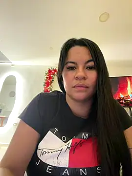 Margaret Saunders online show from 16, 12, 2025