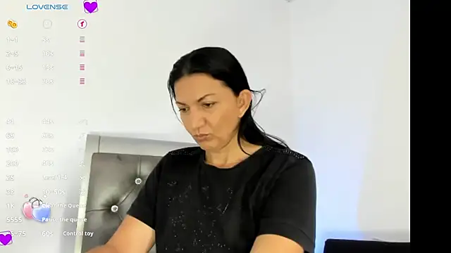 Snapshot of Angelblue_ chatting on 6, 2, 2025 Angelblue online show from 6, 2, 2025