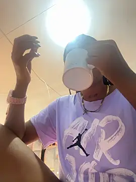 Snapshot of coral1727 chatting on 13, 11, 2025 coral1727 online show from 13, 11, 2025