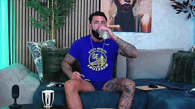 Snapshot of masterkingofmusclee chatting on 3, 6, 2026 masterkingofmusclee online show from 3, 6, 2026