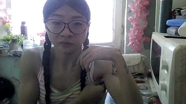 CarlyJoy online show from 14, 4, 2026