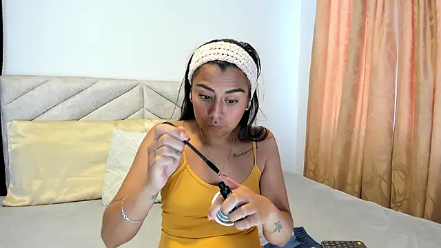 Snapshot of im_amber chatting on 16, 1, 2025 im amber online show from 16, 1, 2025