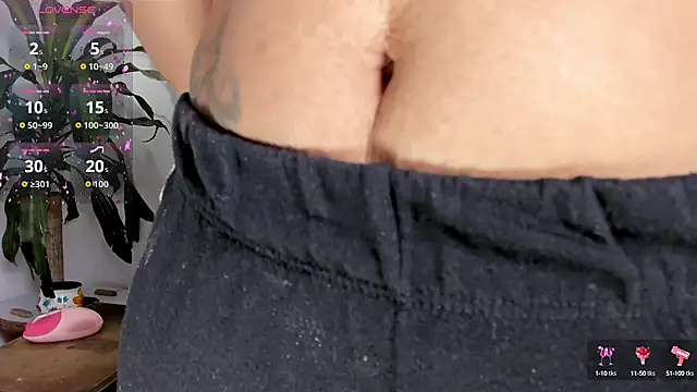 Snapshot of im_amber chatting on 10, 9, 2025 im amber online show from 10, 9, 2025