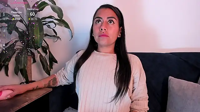 Snapshot of im_amber chatting on 11, 11, 2025 im amber online show from 11, 11, 2025