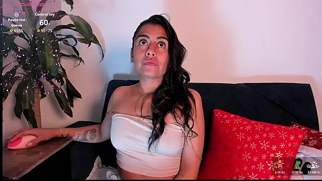 Snapshot of im_amber chatting on 5, 12, 2025 im amber online show from 5, 12, 2025