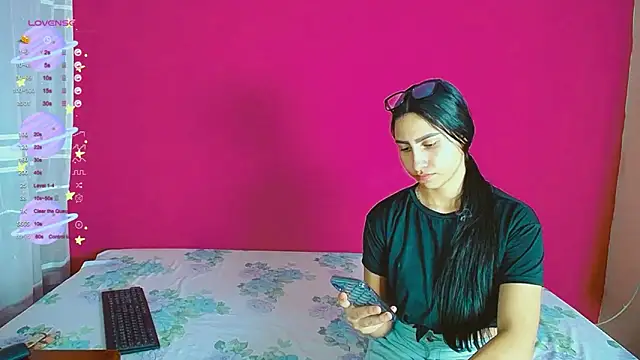 Snapshot of violeta_rous chatting on 6, 12, 2024 violeta rous online show from 6, 12, 2024