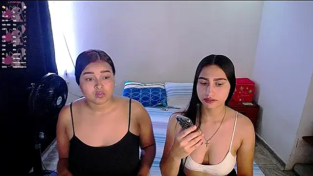 Snapshot of violeta_rous chatting on 30, 10, 2025 violeta rous online show from 30, 10, 2025