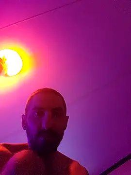 Snapshot of Bi_curious86 chatting on 14, 2, 2026 Bi curious86 online show from 14, 2, 2026