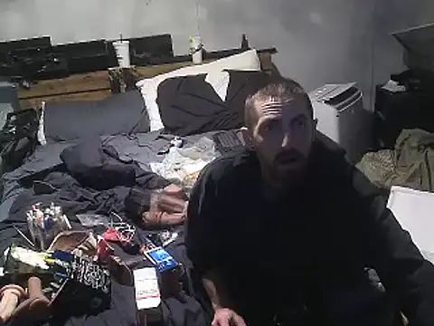 Snapshot of Bi_curious86 chatting on 15, 2, 2026 Bi curious86 online show from 15, 2, 2026