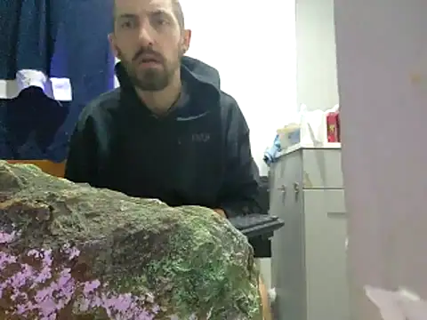 Snapshot of Bi_curious86 chatting on 15, 2, 2026 Bi curious86 online show from 15, 2, 2026