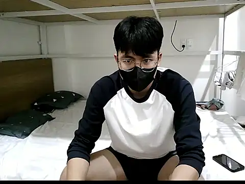 Gwencloudy online show from 10, 10, 2025