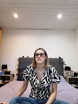 Snapshot of Madame_Callie chatting on 15, 6, 2026 Madame Callie online show from 15, 6, 2026