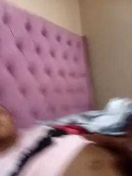 Snapshot of ShooingBunch chatting on 11, 9, 2025 ShooingBunch online show from 11, 9, 2025