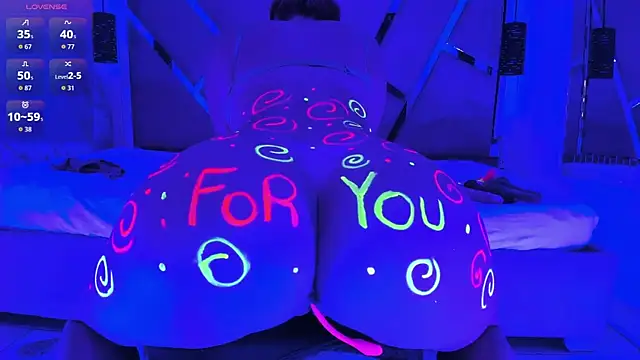 Renatta   online show from 5, 11, 2025