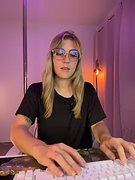 Dakotaa  online show from 25, 3, 2026